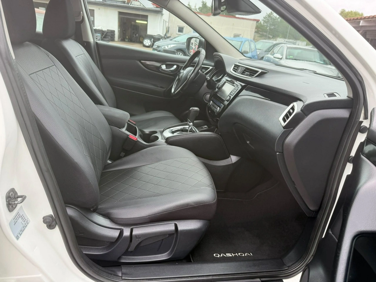 Nissan Qashqai - Zdjęcie 16