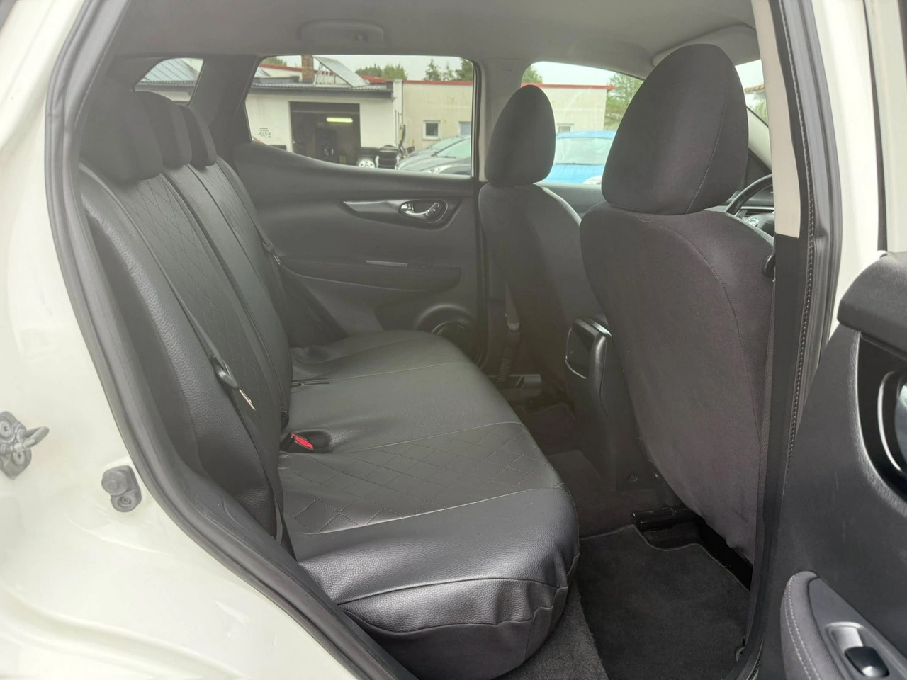 Nissan Qashqai - Zdjęcie 17
