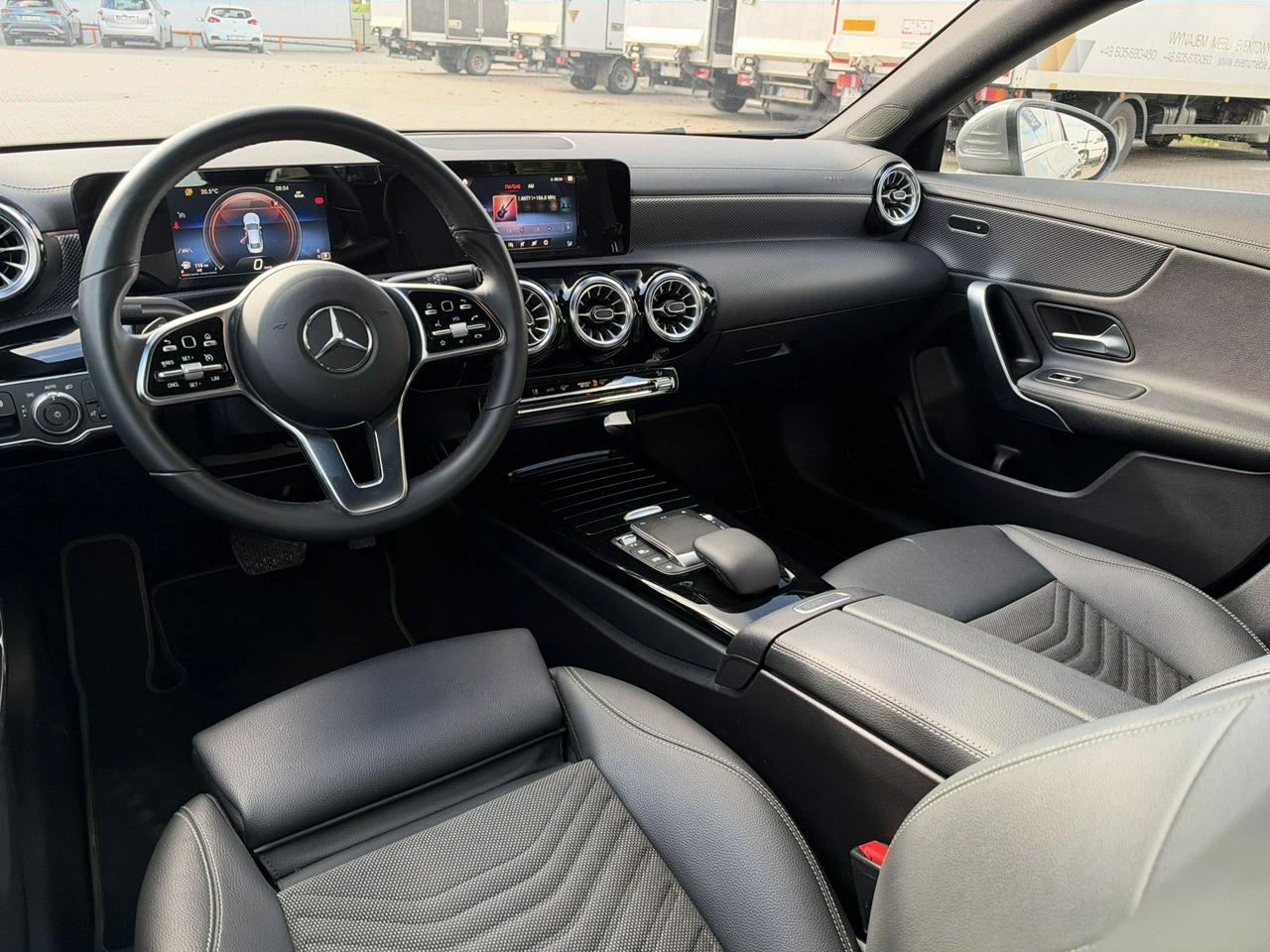 Mercedes CLA 180 - Zdjęcie 12