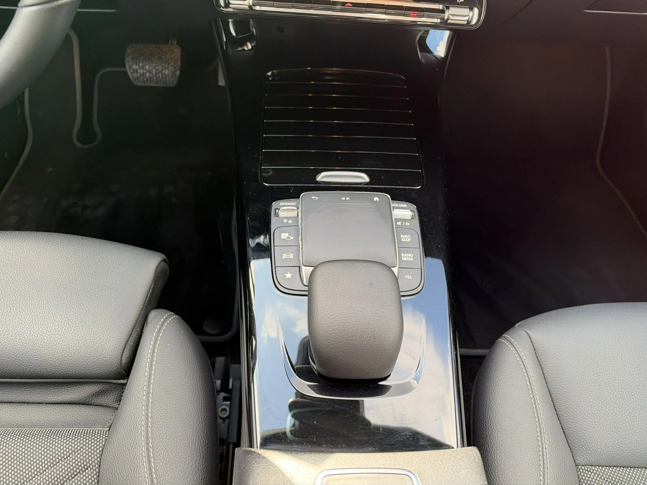 Mercedes CLA 180 - Zdjęcie 23