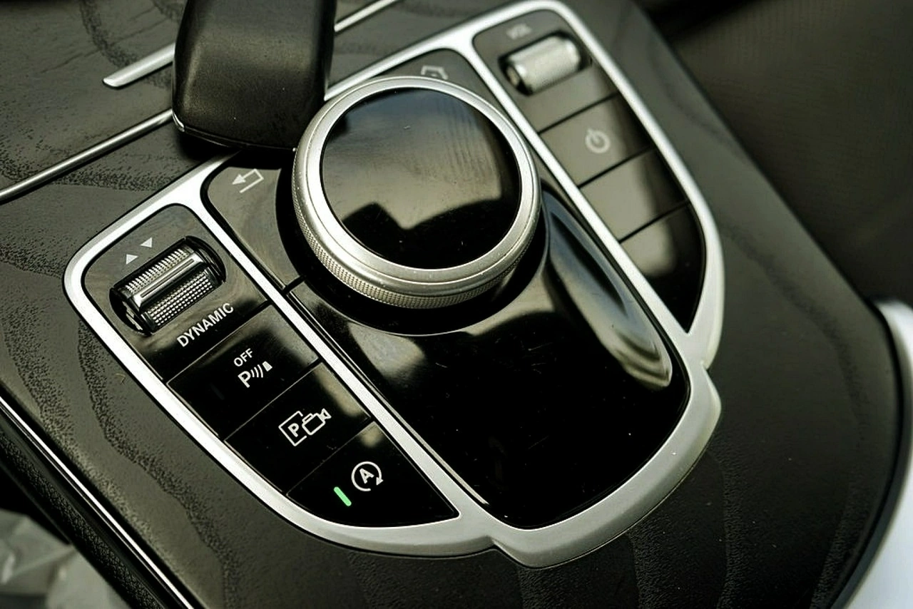 Mercedes C 220 - Zdjęcie 30
