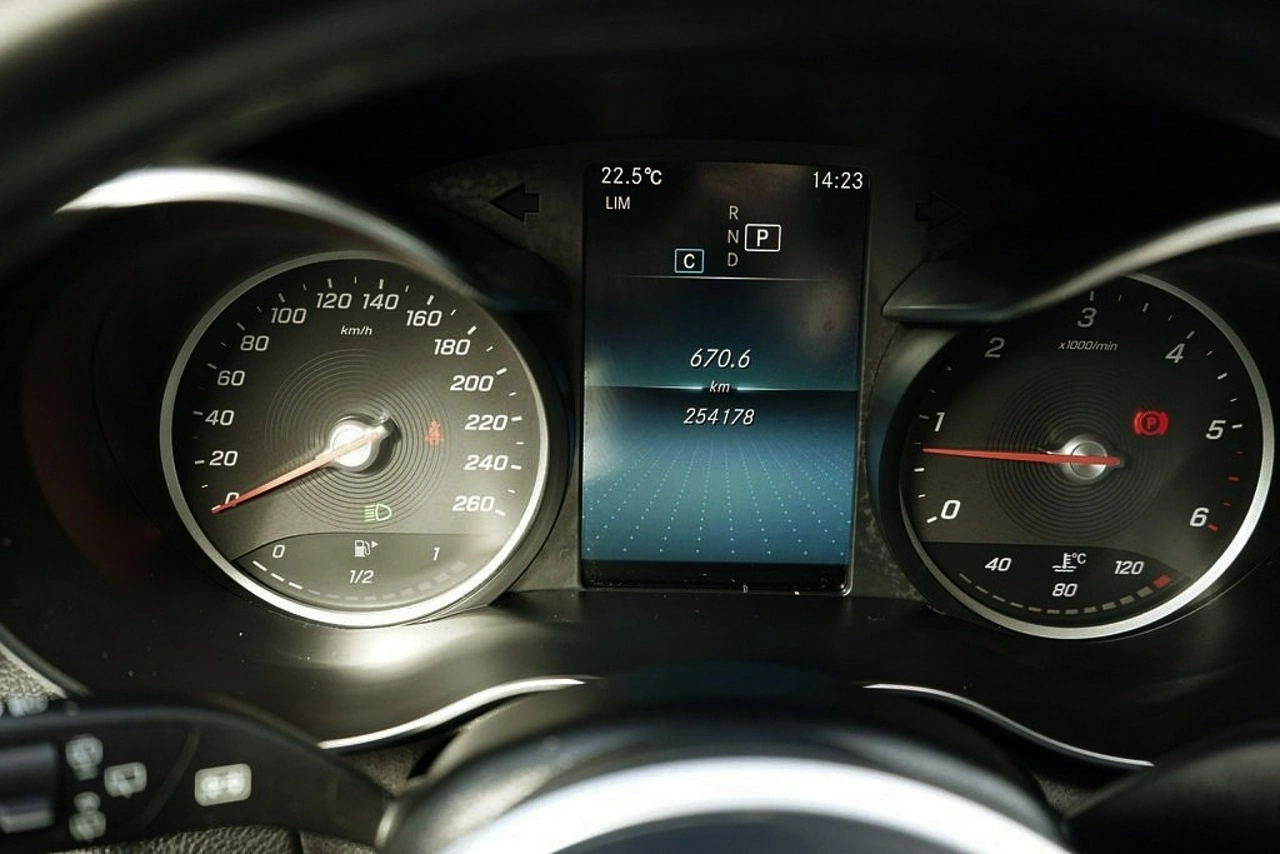 Mercedes C 220 - Zdjęcie 39