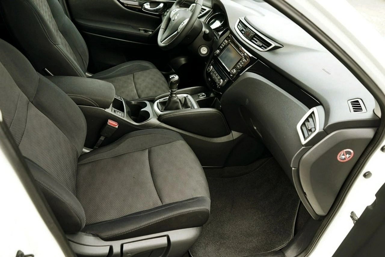 Nissan Qashqai - Zdjęcie 17