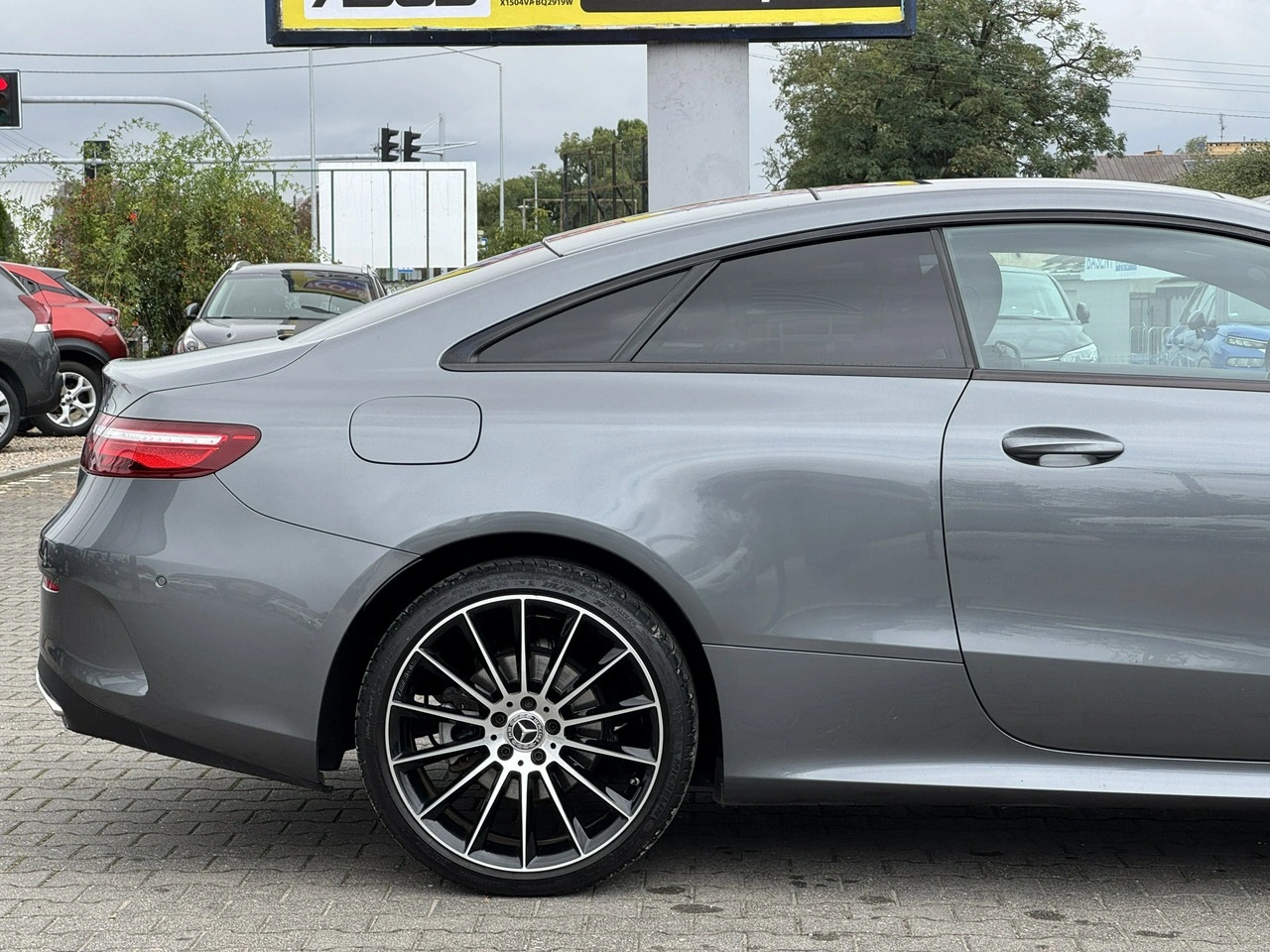 Mercedes E 200 - Zdjęcie 15