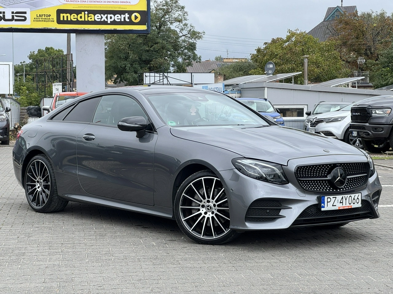 Mercedes E 200 - Zdjęcie 17