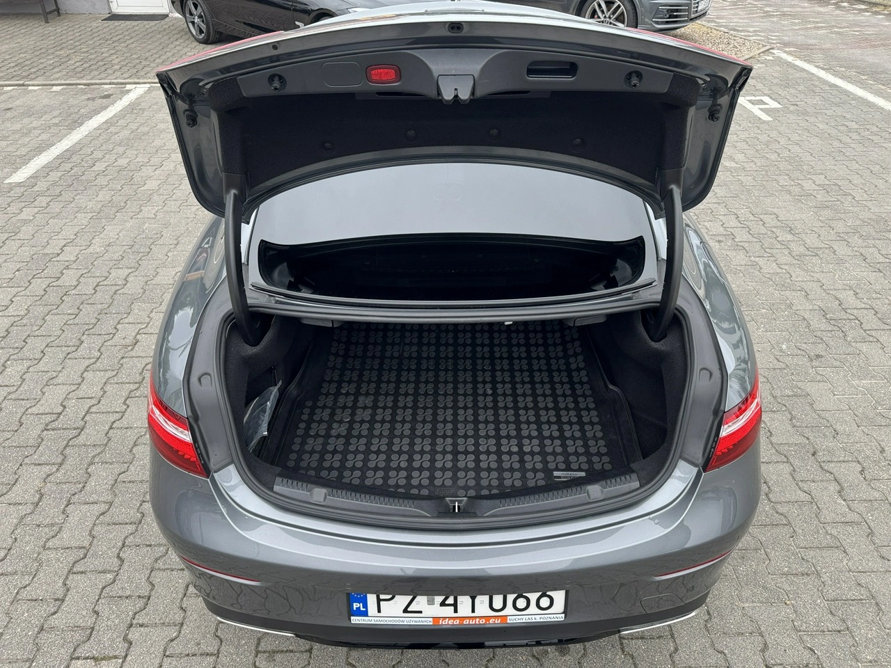 Mercedes E 200 - Zdjęcie 30