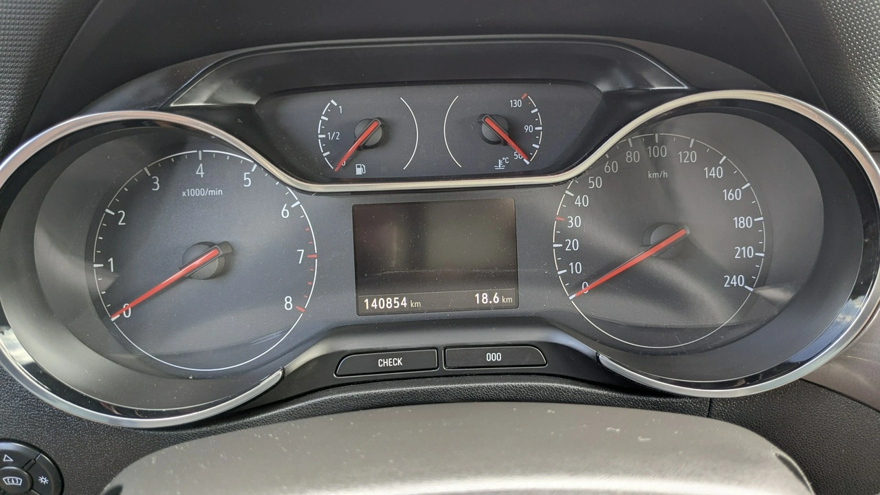 Opel Crossland X - Zdjęcie 23