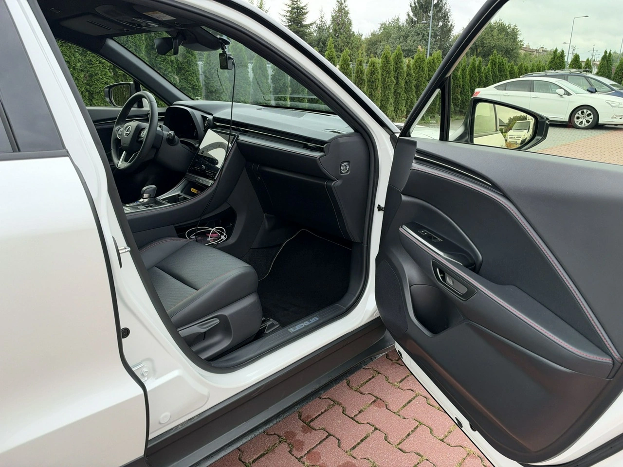 Lexus LBX - Zdjęcie 18