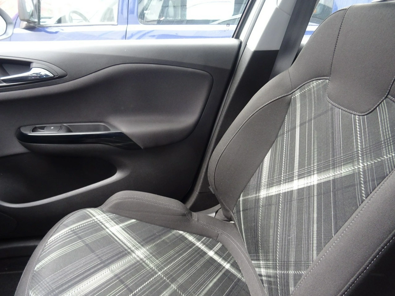 Opel Corsa - Zdjęcie 9