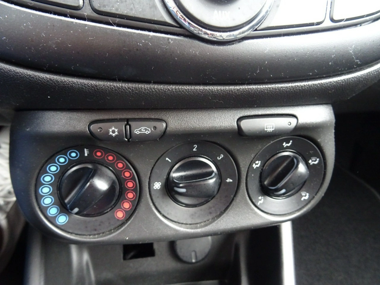 Opel Corsa - Zdjęcie 8