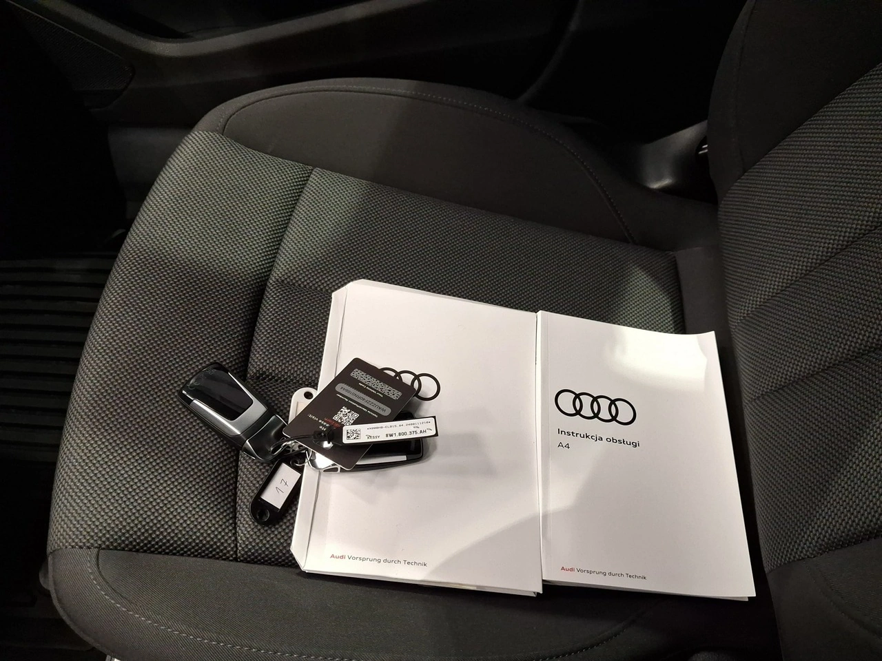Audi A4 - Zdjęcie 37