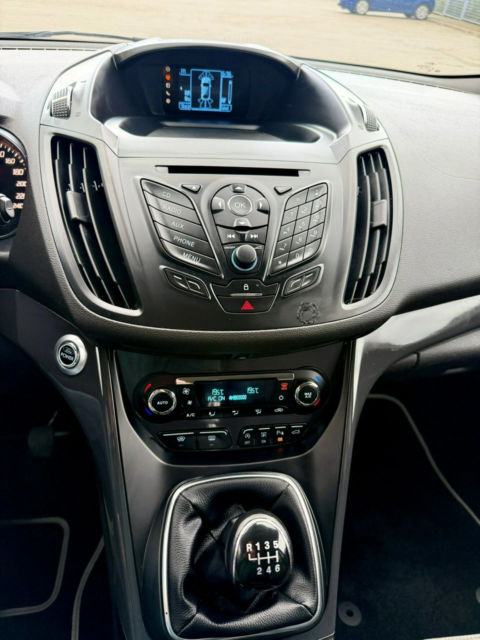 Ford Kuga - Zdjęcie 9
