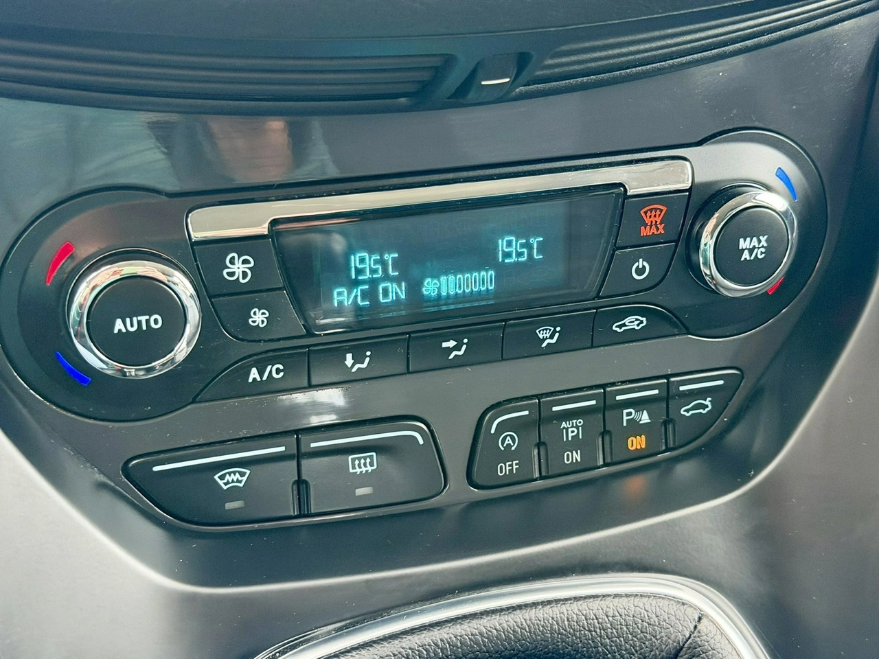 Ford Kuga - Zdjęcie 10