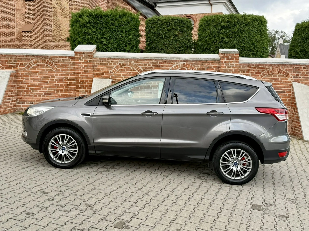 Ford Kuga - Zdjęcie 13