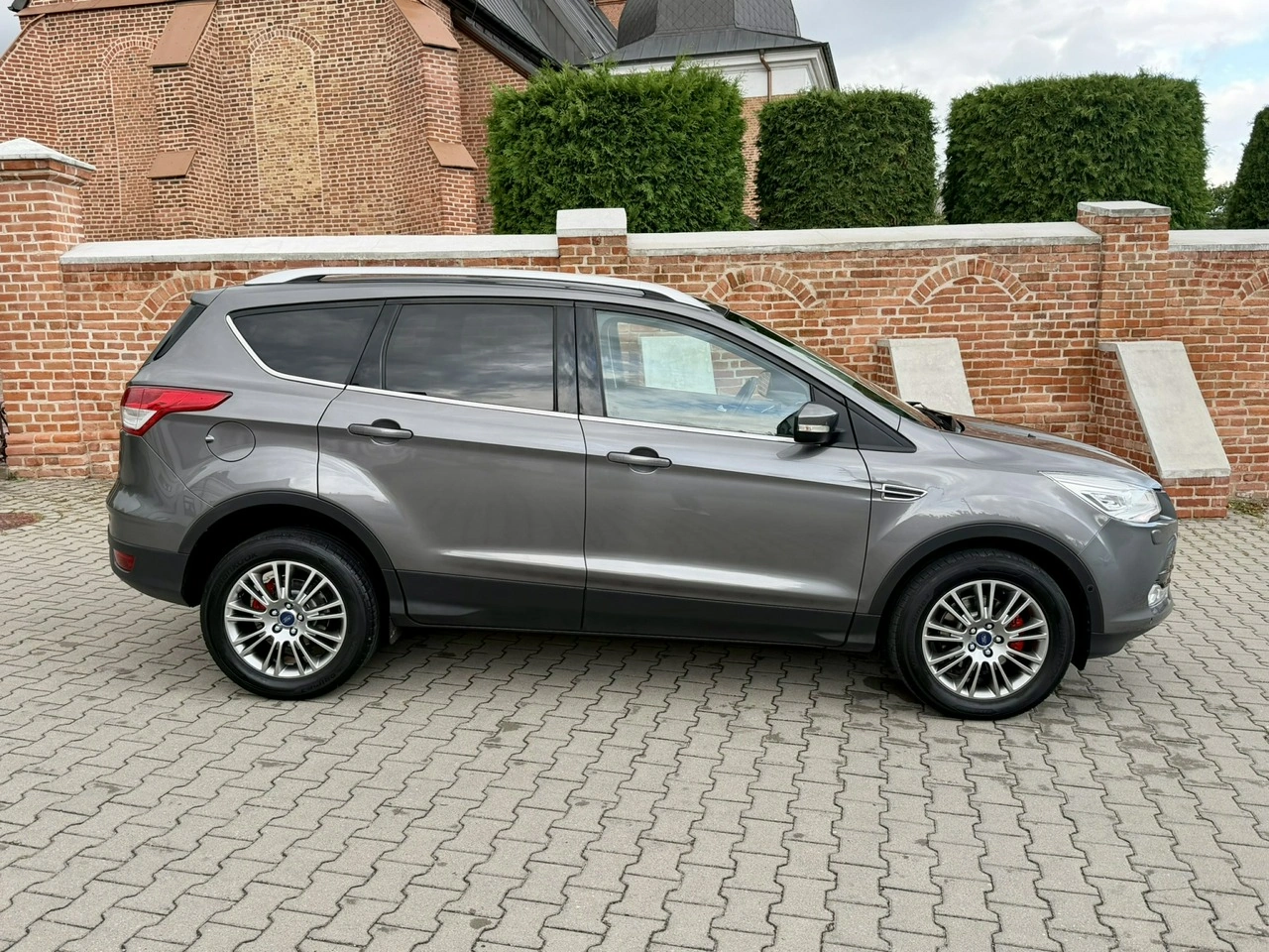 Ford Kuga - Zdjęcie 14