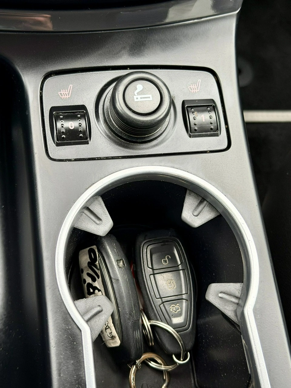 Ford Kuga - Zdjęcie 18