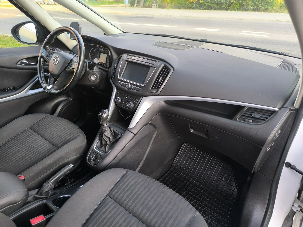 Opel Zafira - Zdjęcie 18