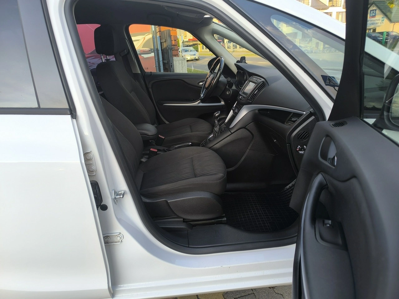 Opel Zafira - Zdjęcie 20