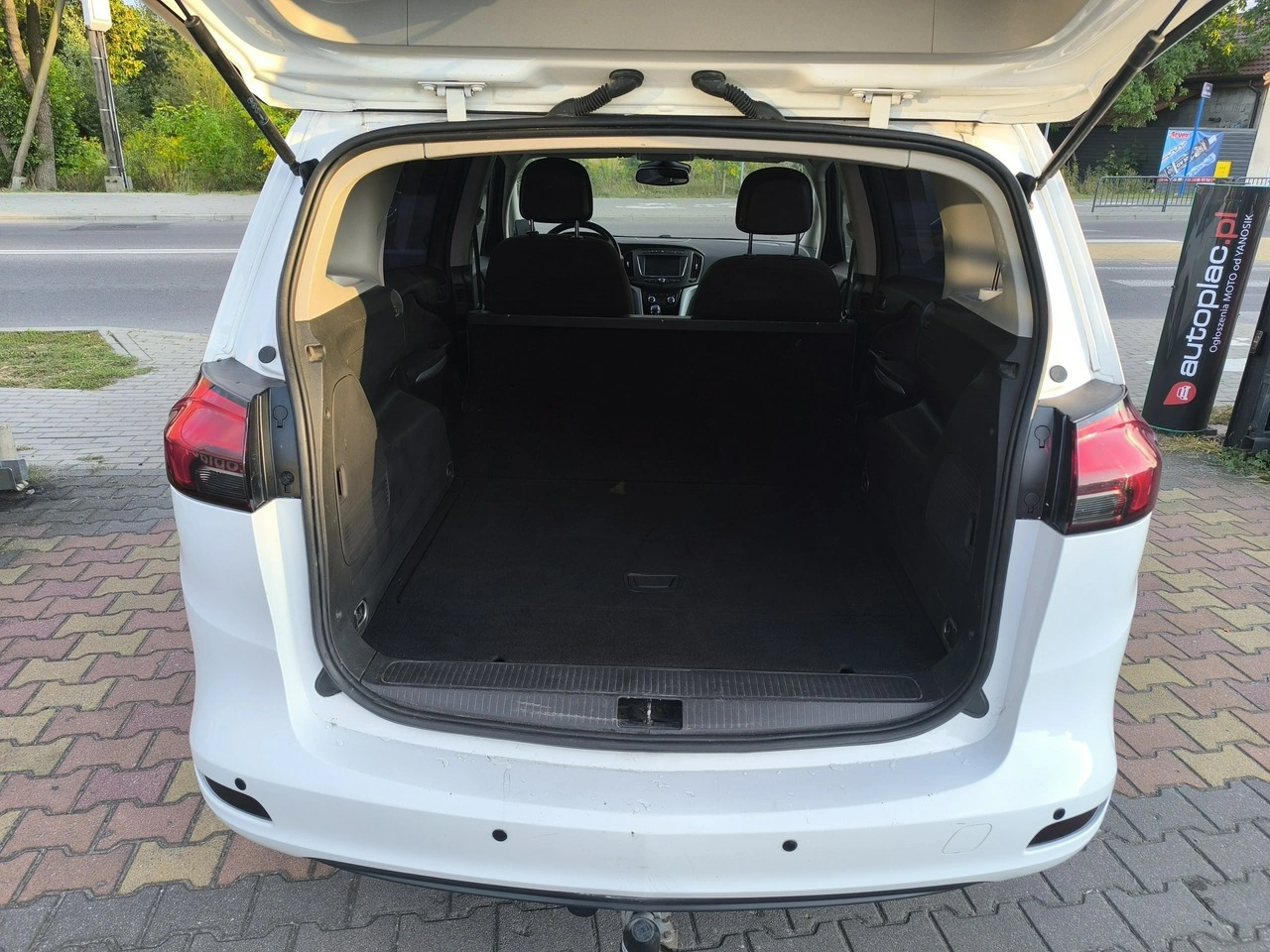 Opel Zafira - Zdjęcie 24