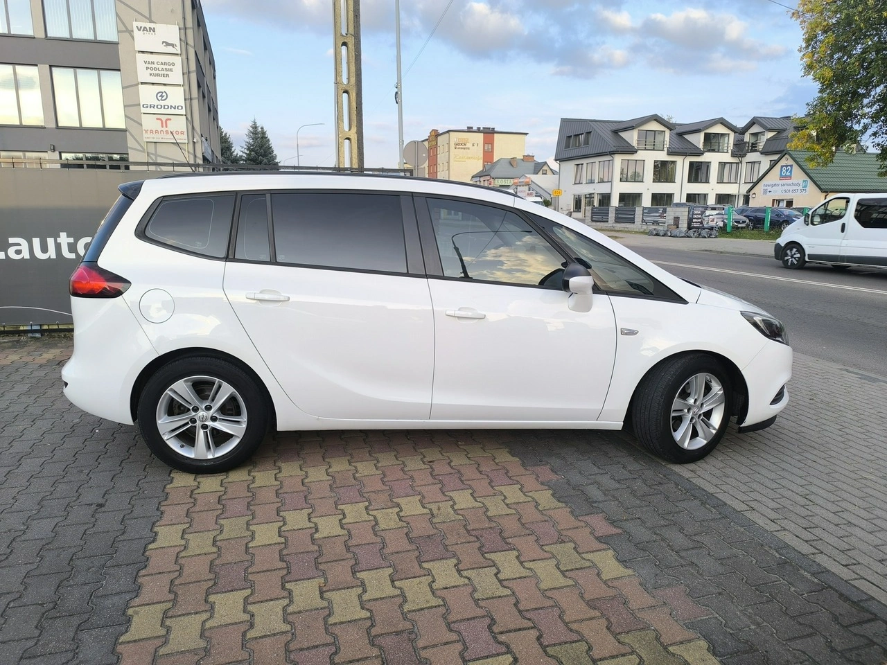 Opel Zafira - Zdjęcie 2