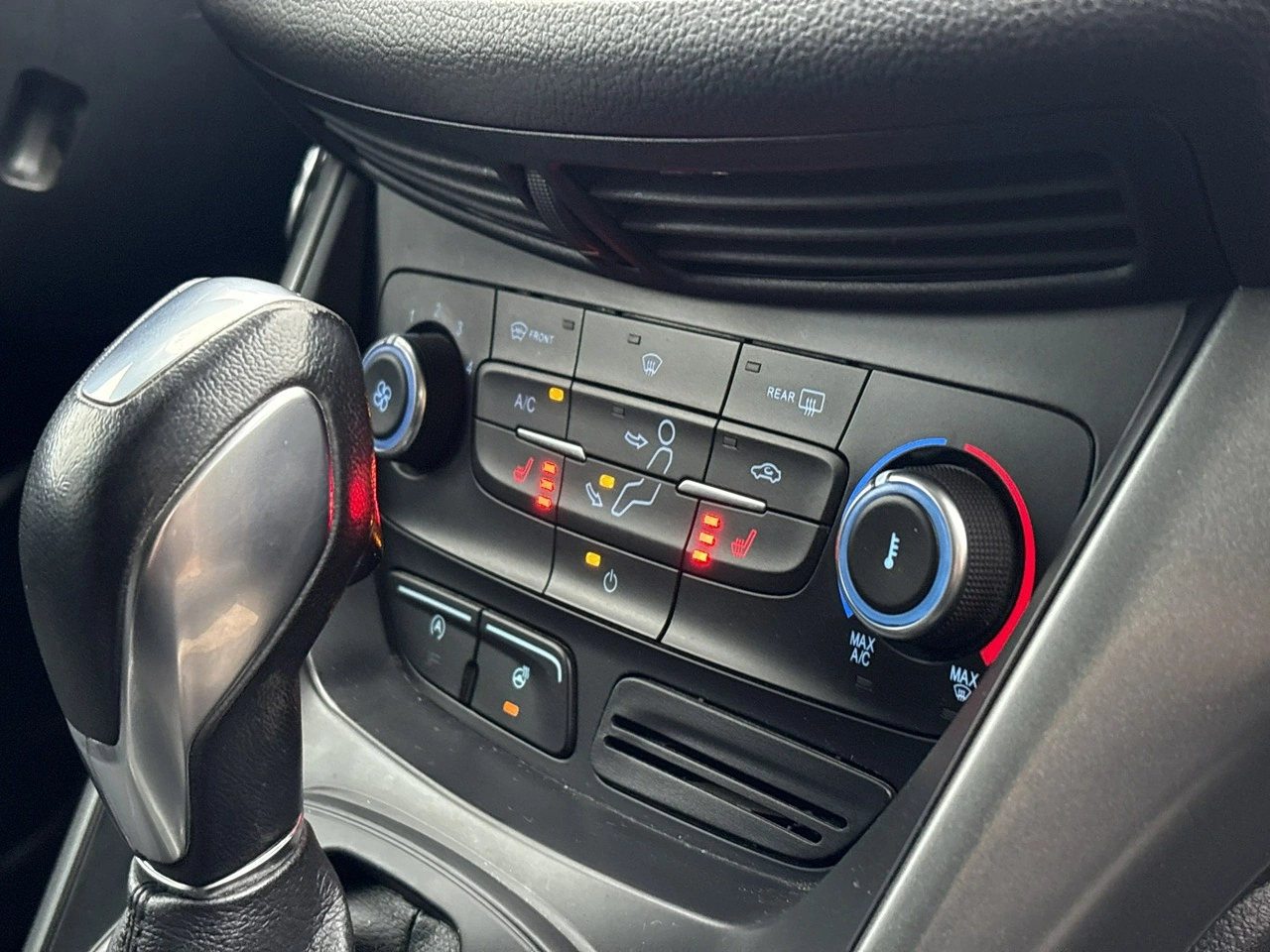 Ford Kuga - Zdjęcie 15