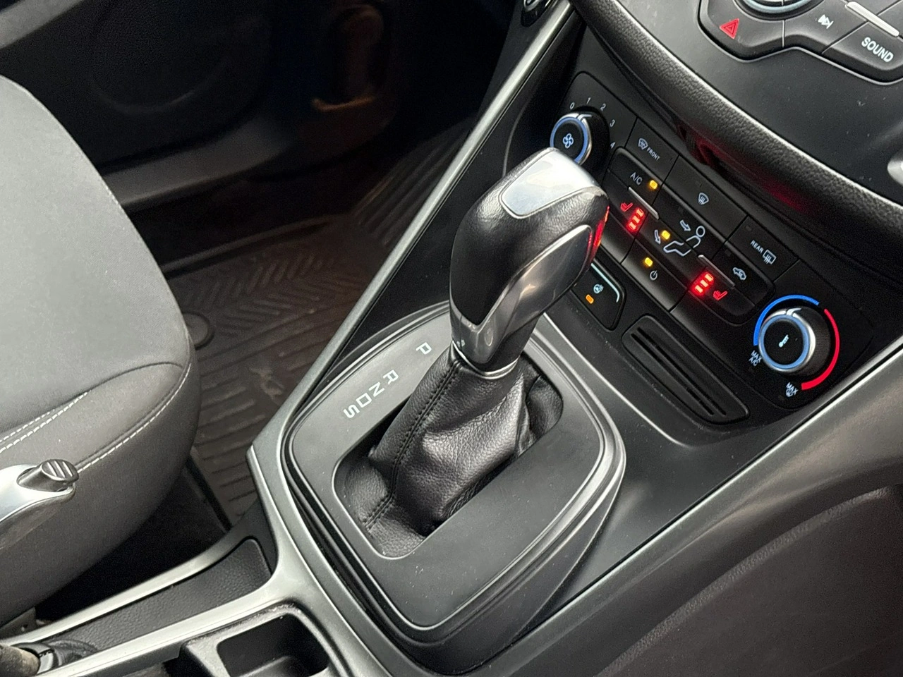 Ford Kuga - Zdjęcie 16
