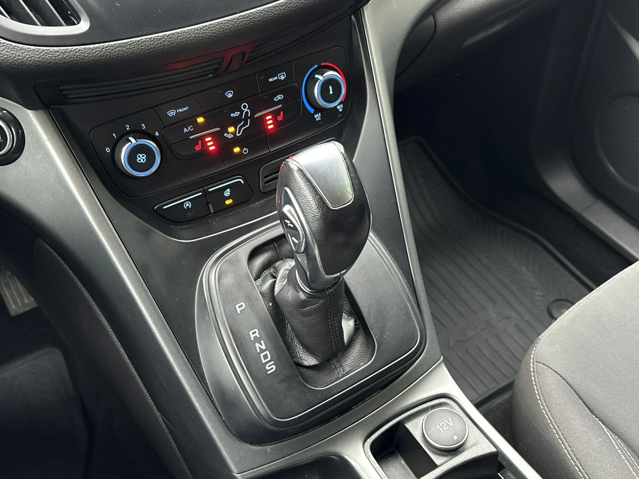 Ford Kuga - Zdjęcie 25