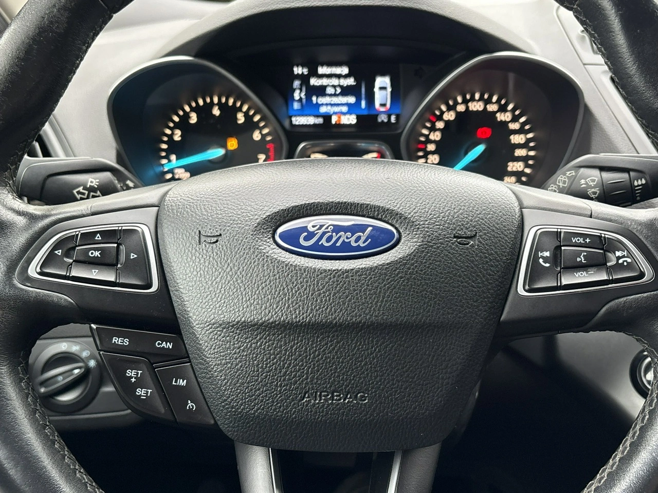 Ford Kuga - Zdjęcie 27