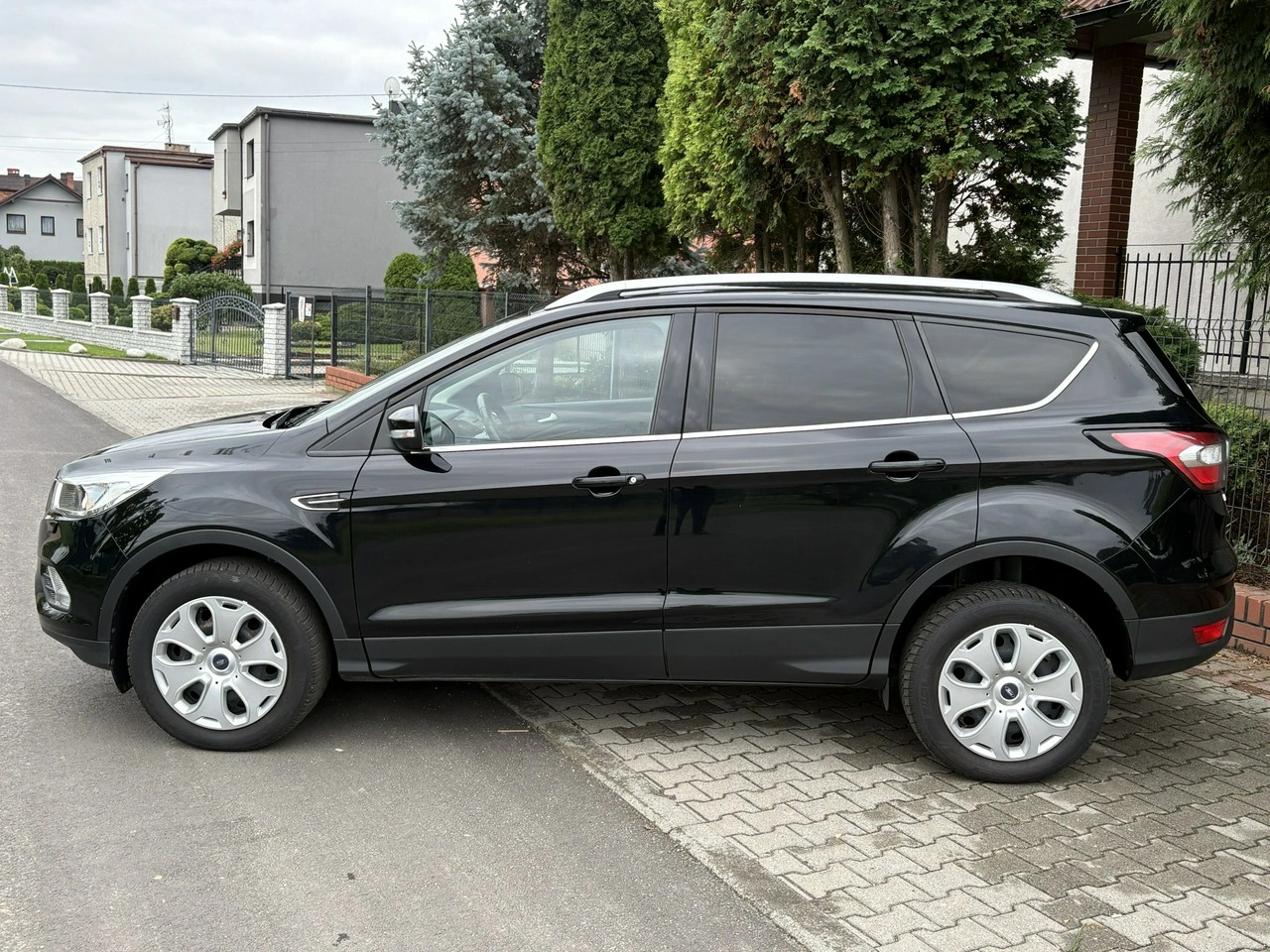 Ford Kuga - Zdjęcie 3