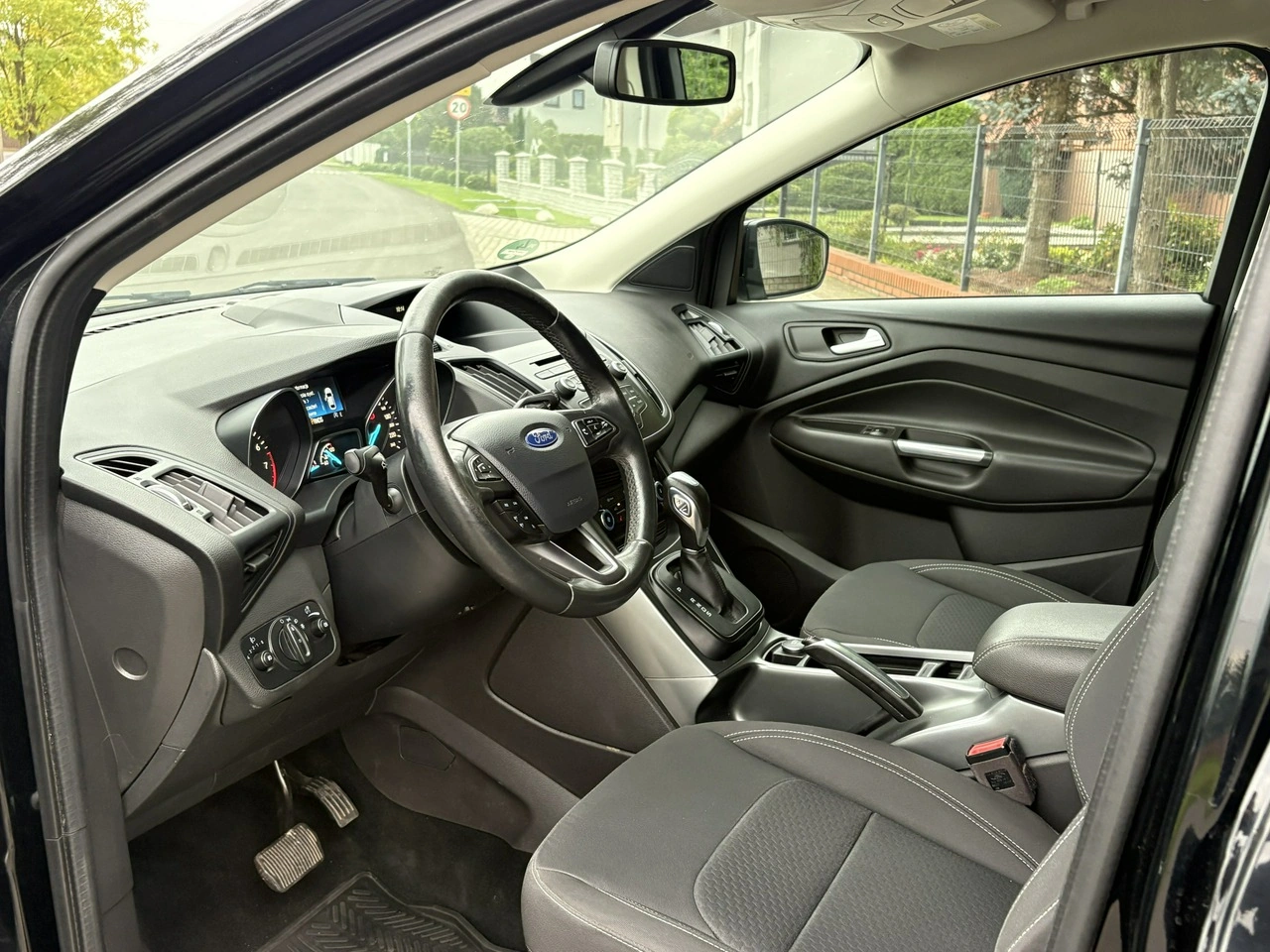 Ford Kuga - Zdjęcie 8