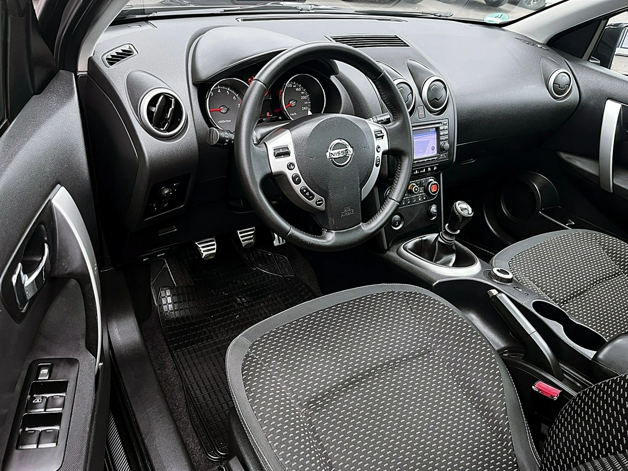 Nissan Qashqai - Zdjęcie 16