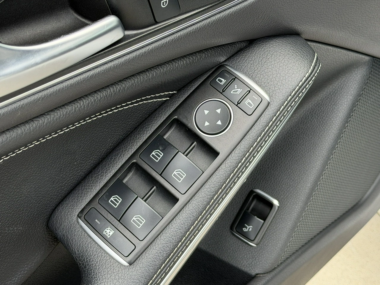 Mercedes CLA 220 - Zdjęcie 15