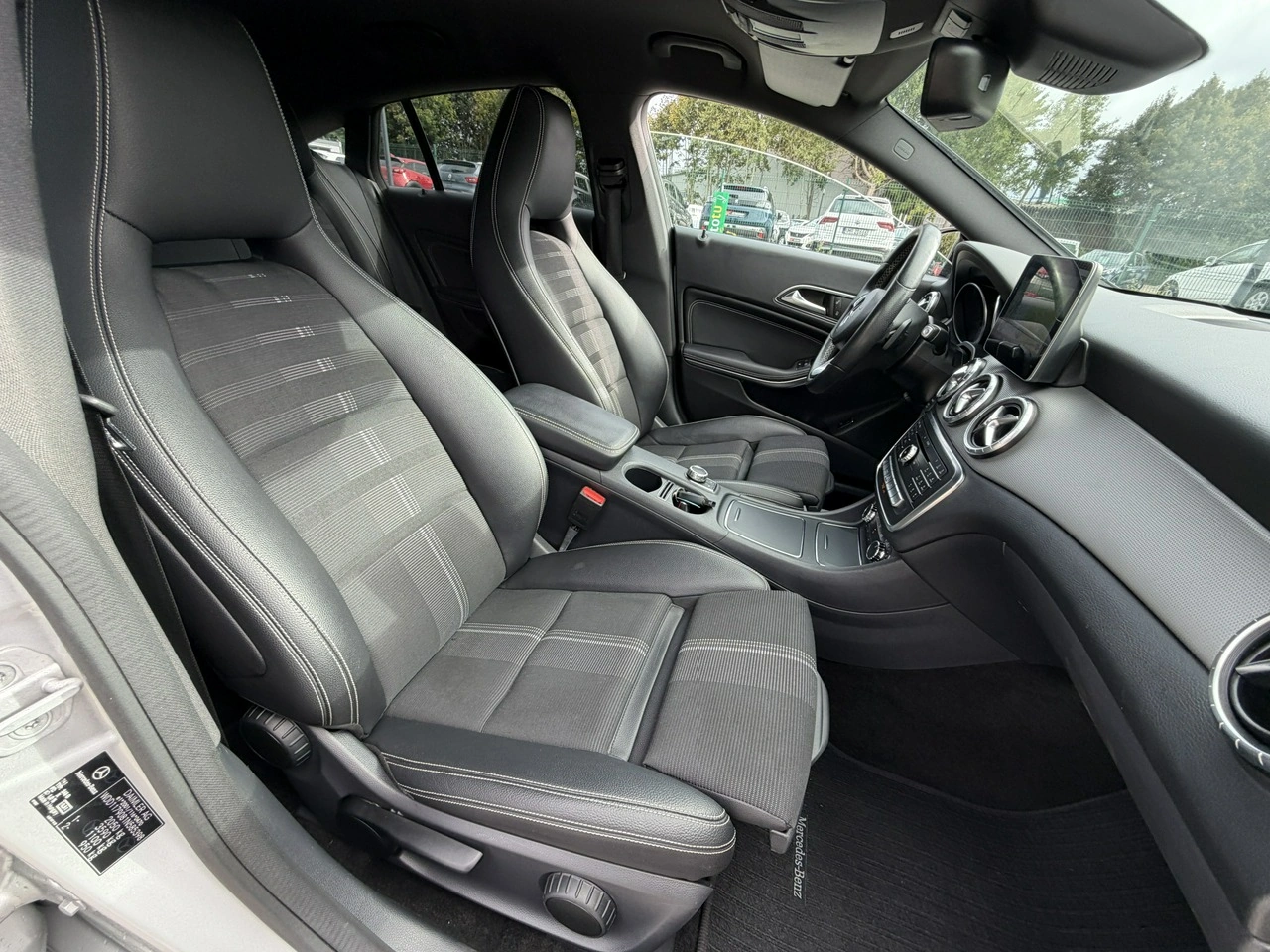 Mercedes CLA 220 - Zdjęcie 35