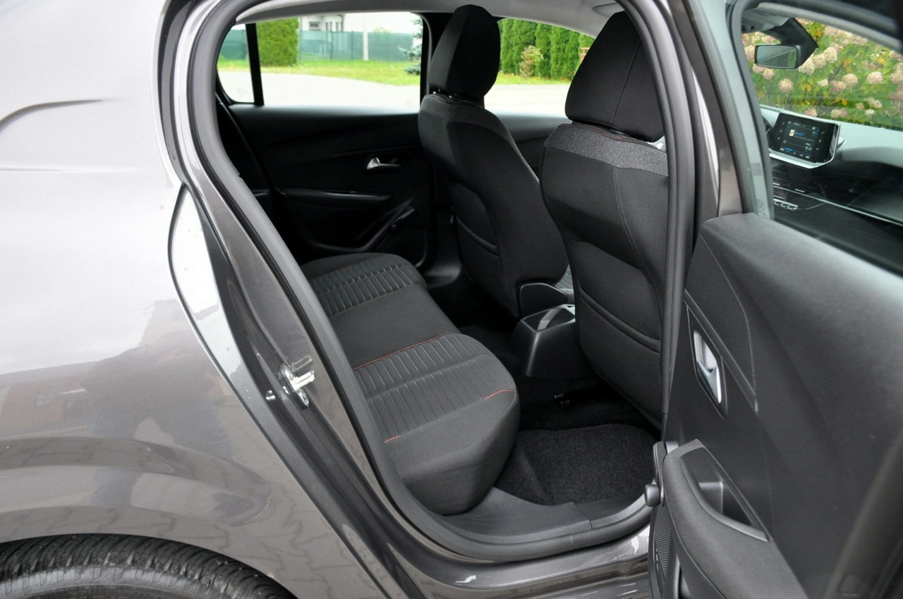 Peugeot 208 - Zdjęcie 18