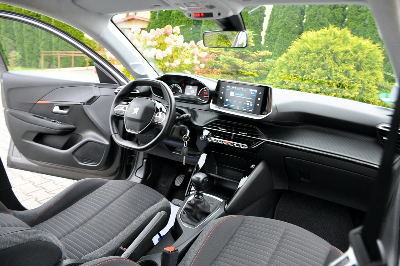Peugeot 208 - Zdjęcie 23