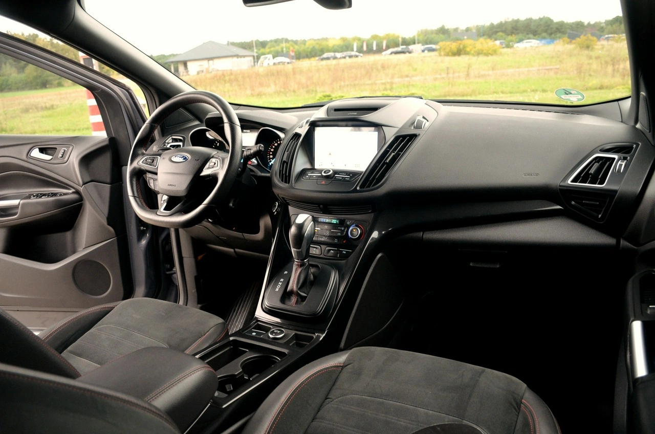 Ford Kuga - Zdjęcie 15