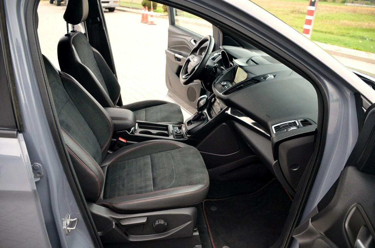 Ford Kuga - Zdjęcie 17