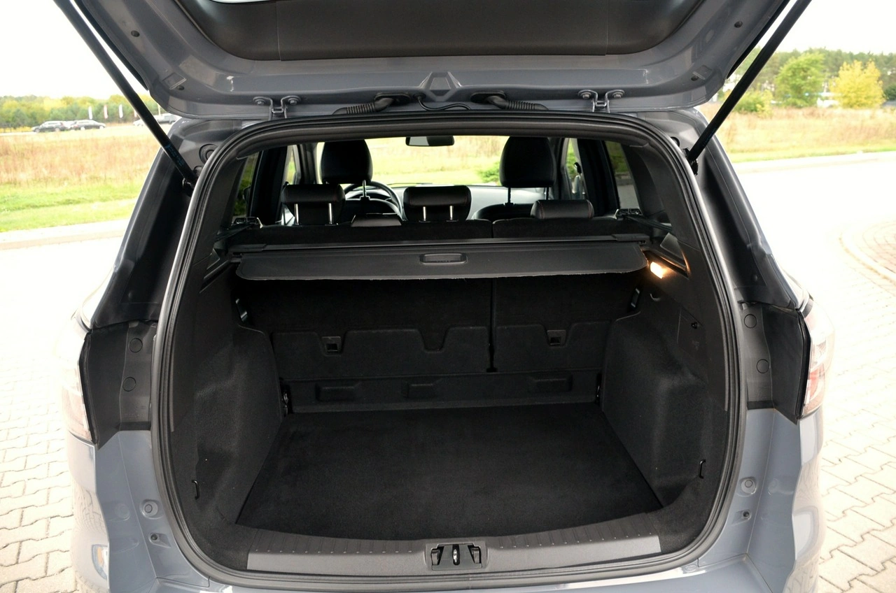 Ford Kuga - Zdjęcie 19