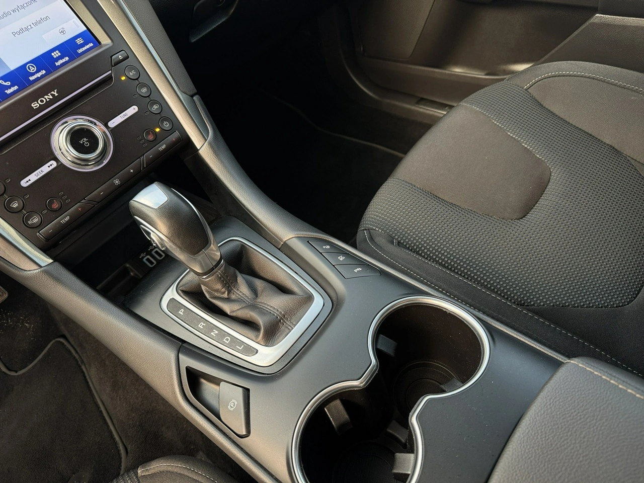Ford Mondeo - Zdjęcie 20