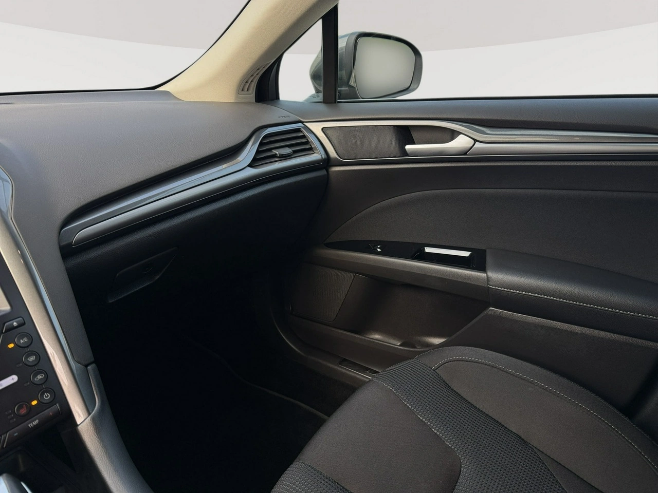 Ford Mondeo - Zdjęcie 21