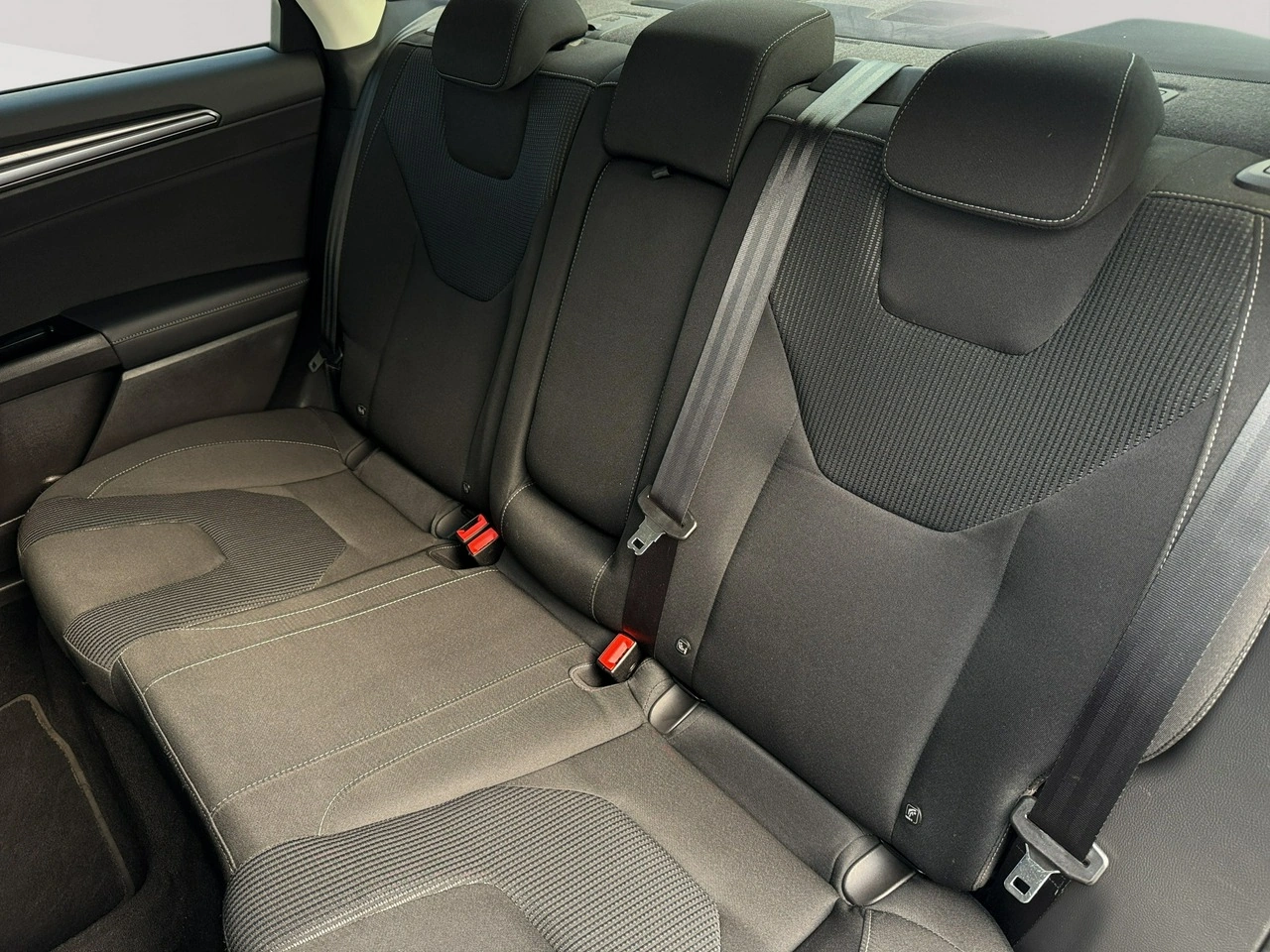 Ford Mondeo - Zdjęcie 23