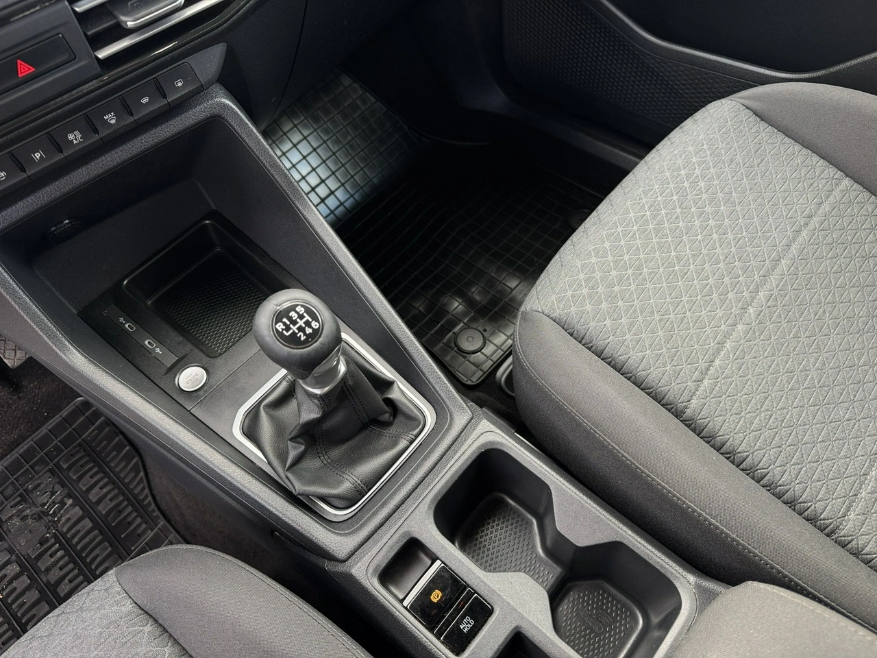 Ford Tourneo Connect - Zdjęcie 20
