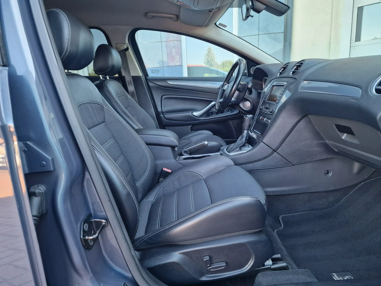 Ford Mondeo - Zdjęcie 21