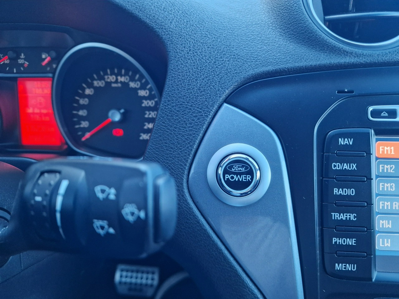 Ford Mondeo - Zdjęcie 30