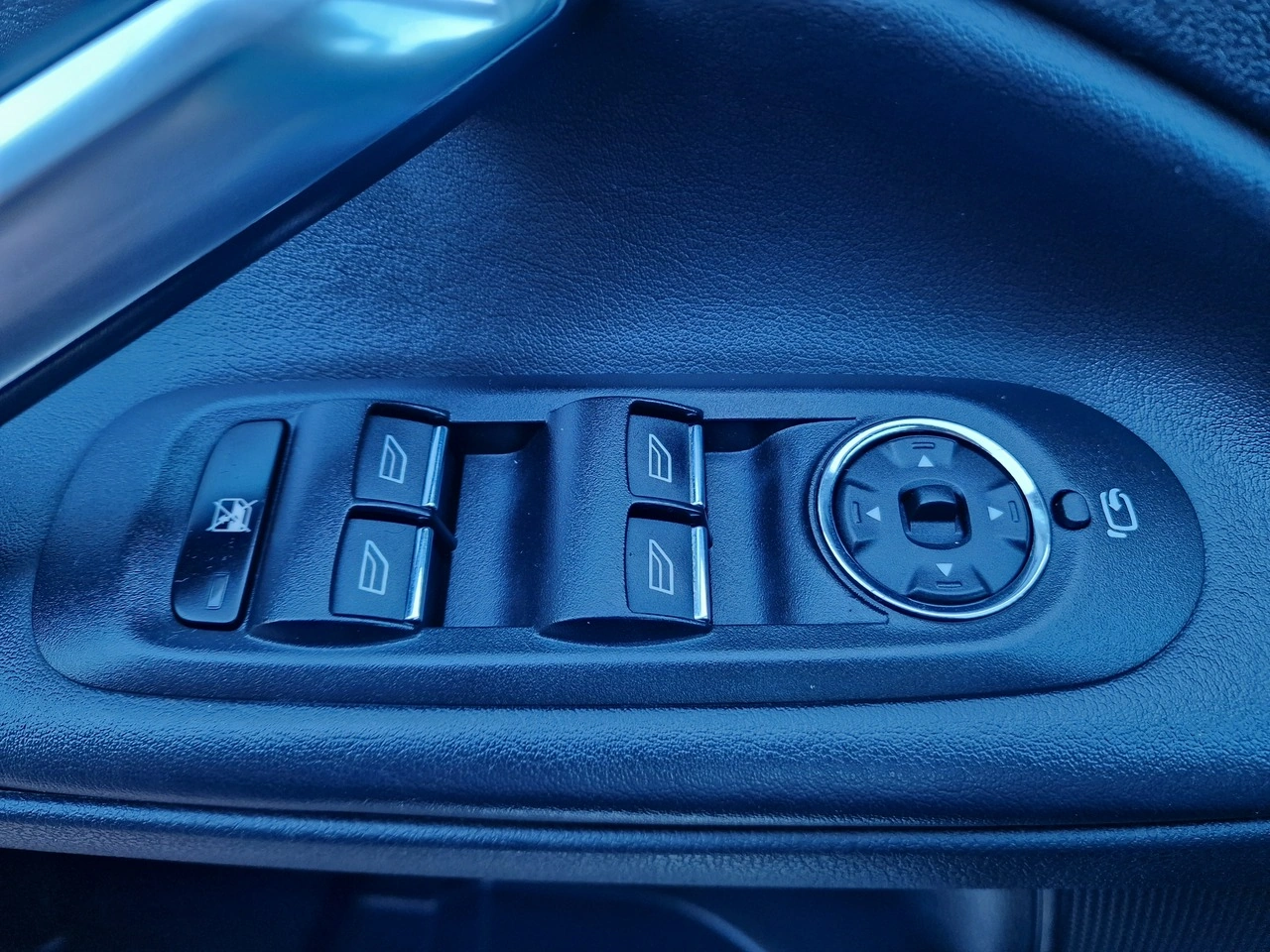 Ford Mondeo - Zdjęcie 32