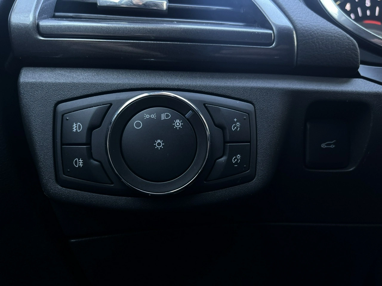Ford Mondeo - Zdjęcie 18