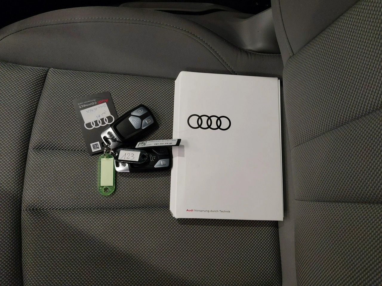 Audi A4 - Zdjęcie 39