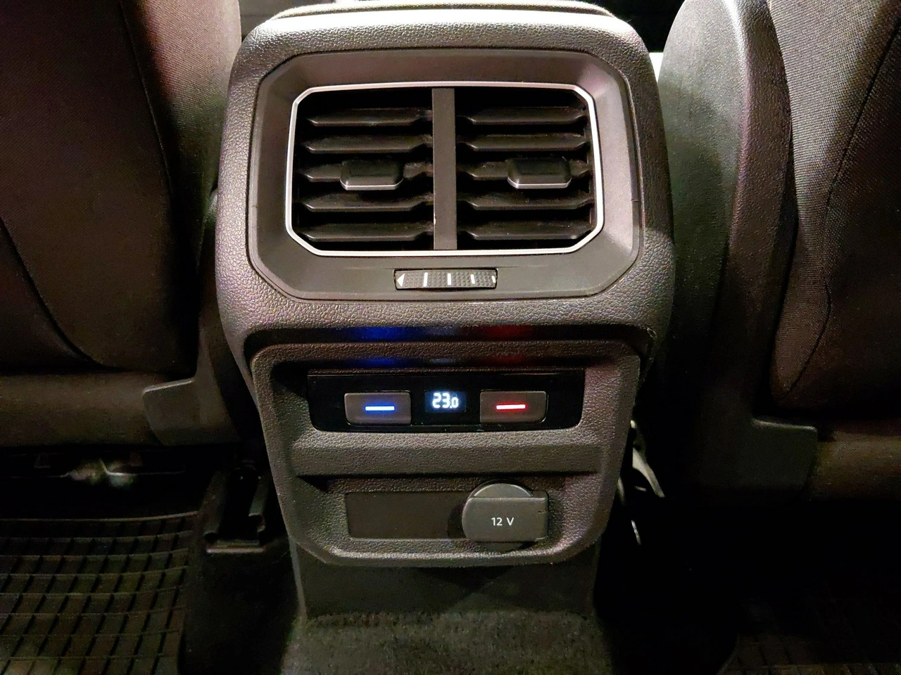 Volkswagen Tiguan - Zdjęcie 16