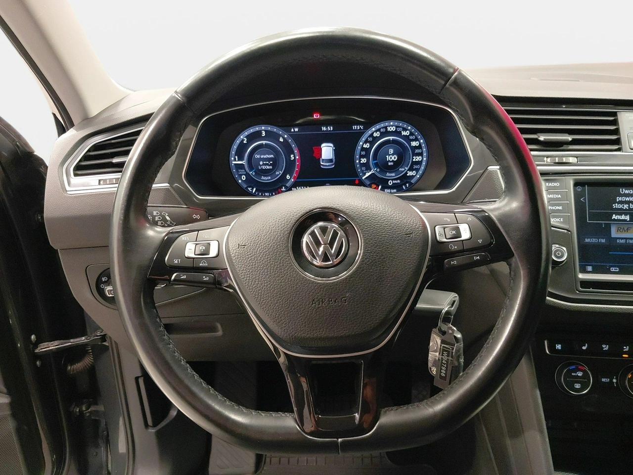 Volkswagen Tiguan - Zdjęcie 21