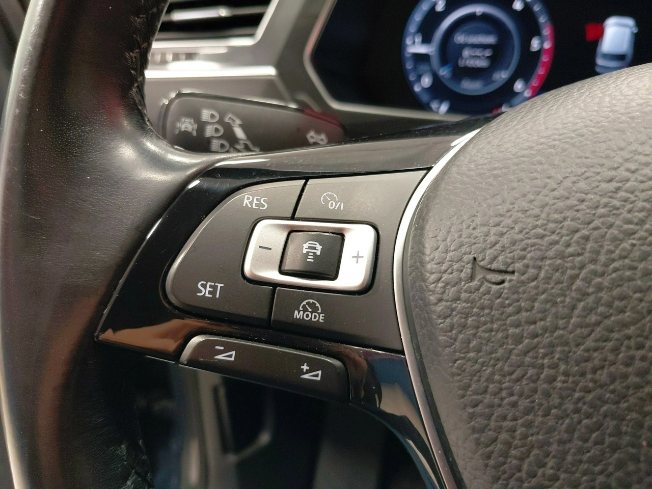 Volkswagen Tiguan - Zdjęcie 22